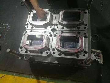 Lo stampaggio ad iniezione professionale modella 4 la materia plastica delle cavità H13 per la scatola di pranzo