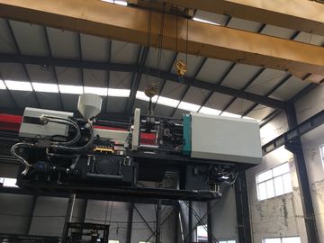 Macchina di plastica standard orizzontale dello stampaggio ad iniezione HJF200 200 tonnellate con la pompa della correzione
