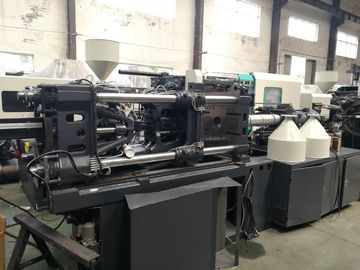 5,8 tonnellate di piccola macchina di plastica dello stampaggio ad iniezione per la fabbricazione degli accessori per tubi del PVC