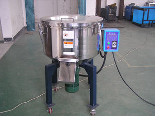 tipo verticale 1.5-10KW della macchina automatica dello stampaggio ad iniezione con il miscelatore di plastica